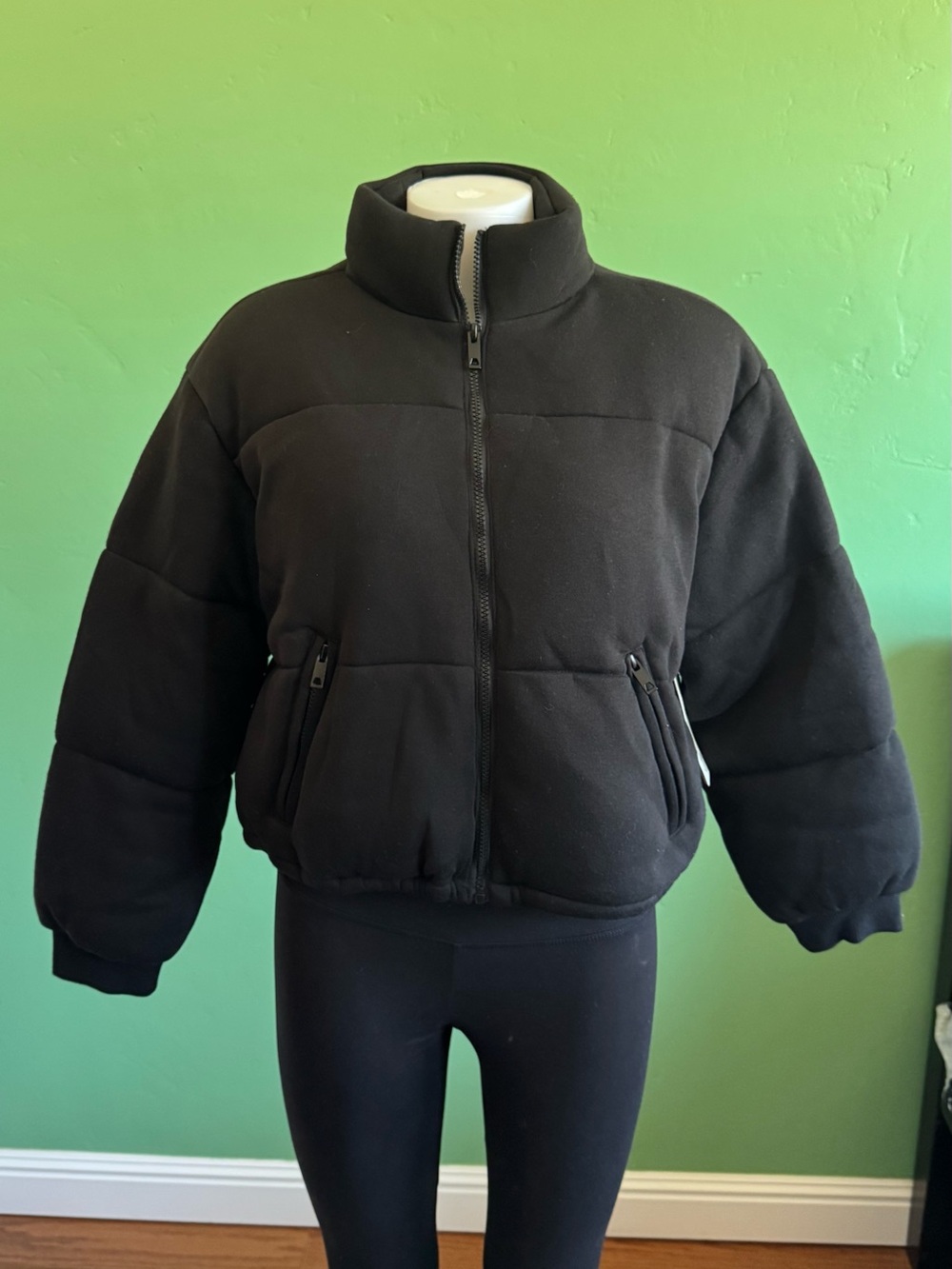 New No Boundaries black knit puffer jacket with pockets, size M (8-10)